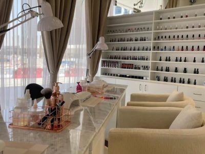 Ladies Salon for Sale – Well-Maintained, 1-Year-Old Setup