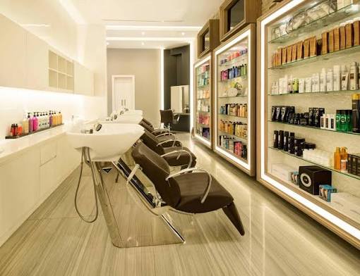 Ladies beauty salon for sale in Arjan